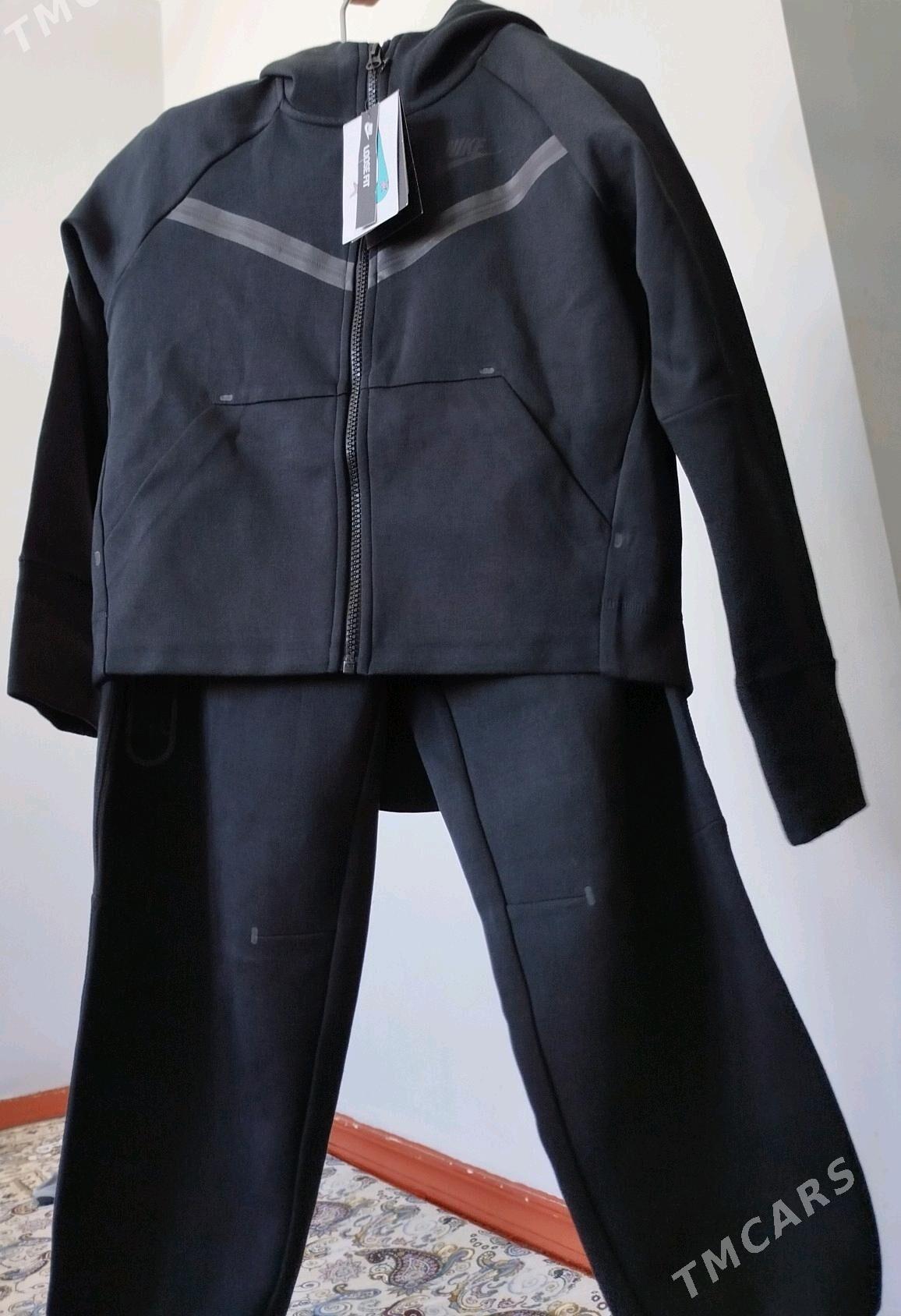 Gyzlara Nike sportiwka - Балканабат - img 1