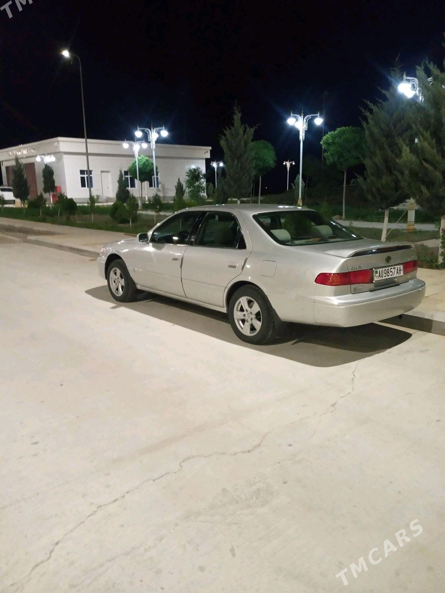 Toyota Camry 2000 - 150 000 TMT - Кака - img 4