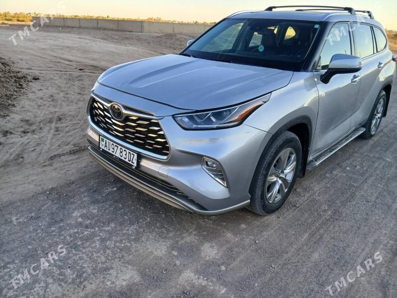 Toyota Highlander 2021 - 520 000 TMT - Гурбансолтан Едже - img 2