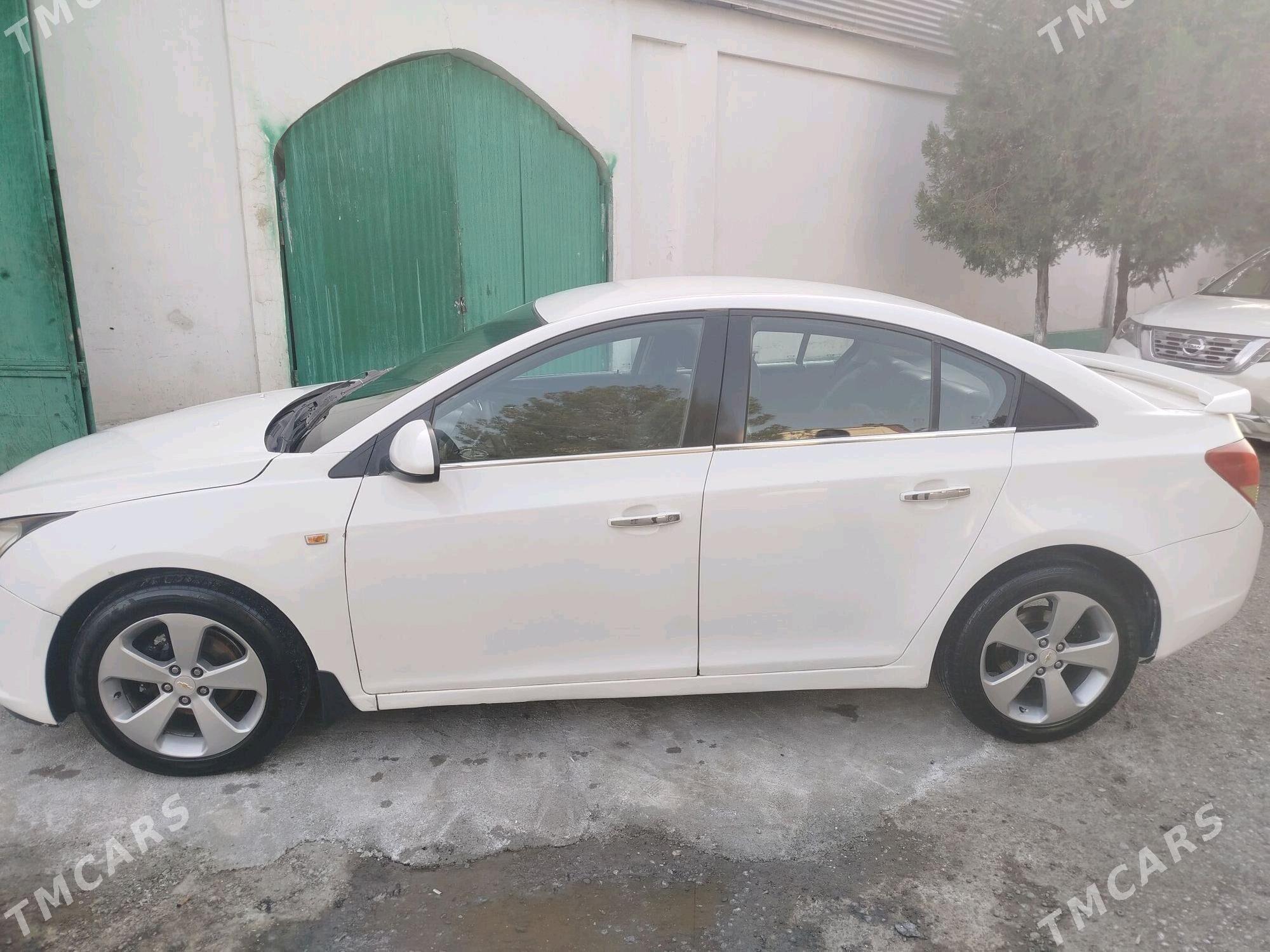 Chevrolet Cruze 2010 - 85 000 TMT - Хитровка - img 3