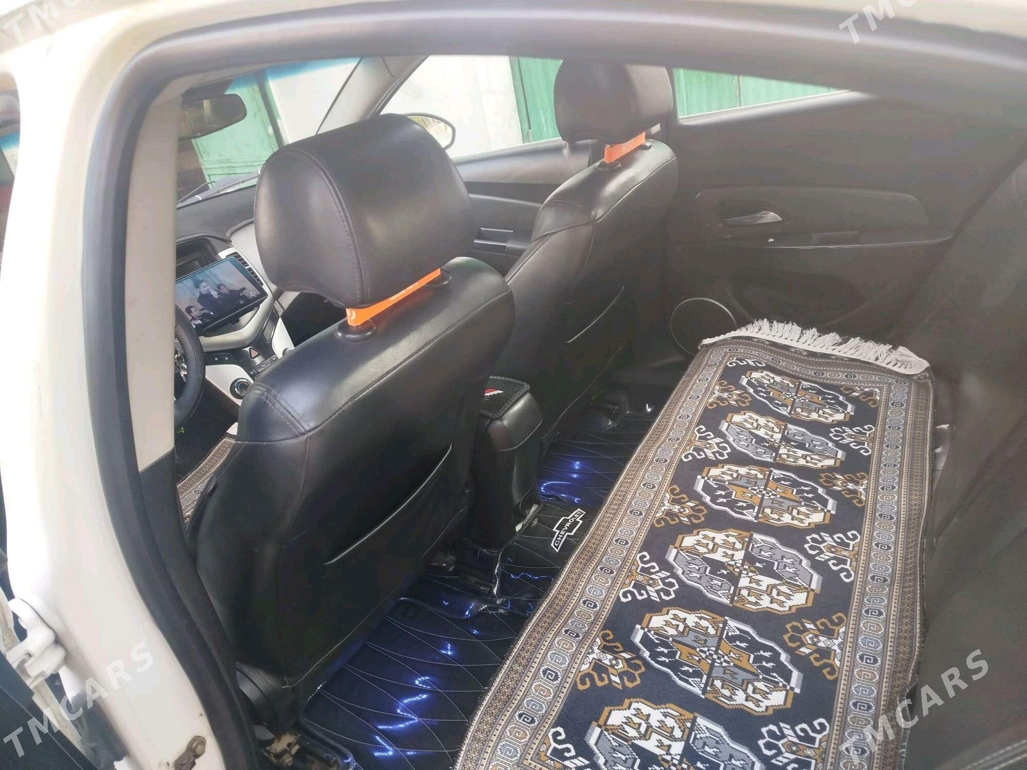 Chevrolet Cruze 2010 - 85 000 TMT - Хитровка - img 4