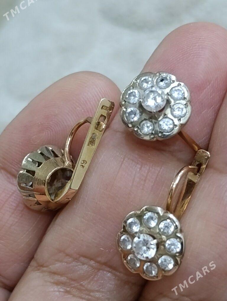 Gyzyl komplekt - Parahat 4 - img 3