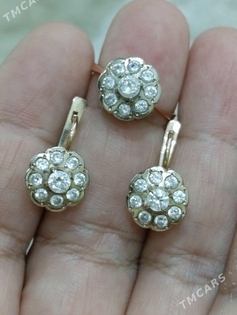 Gyzyl komplekt - Parahat 4 - img 2