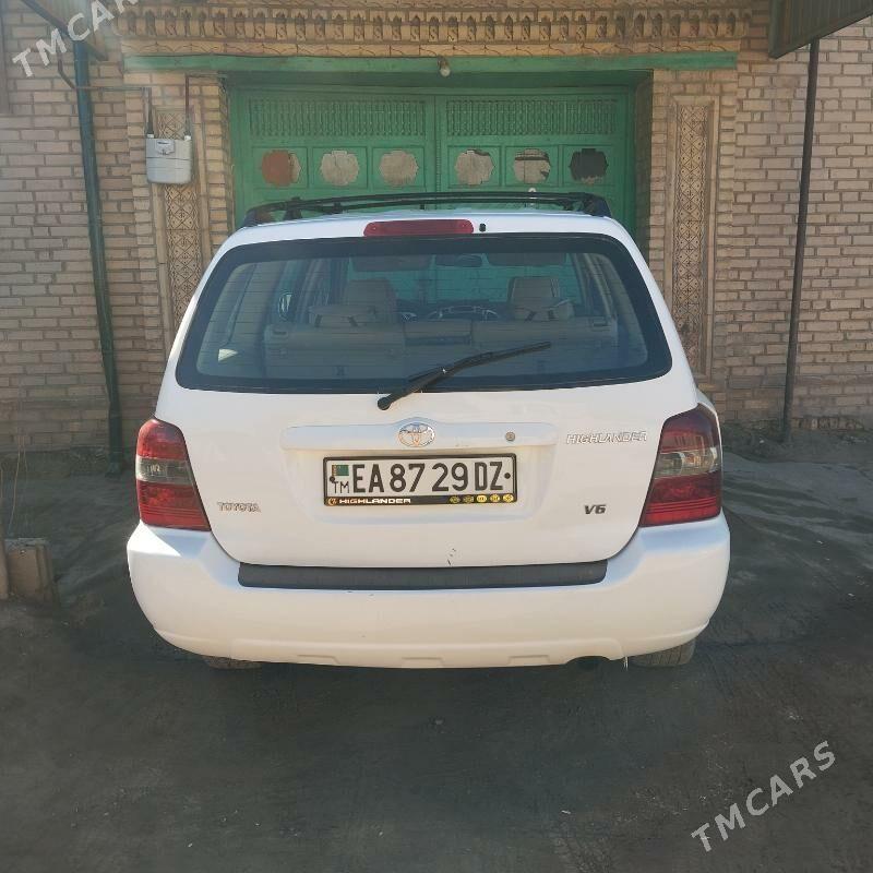 Toyota Highlander 2004 - 240 000 TMT - Кёнеургенч - img 4