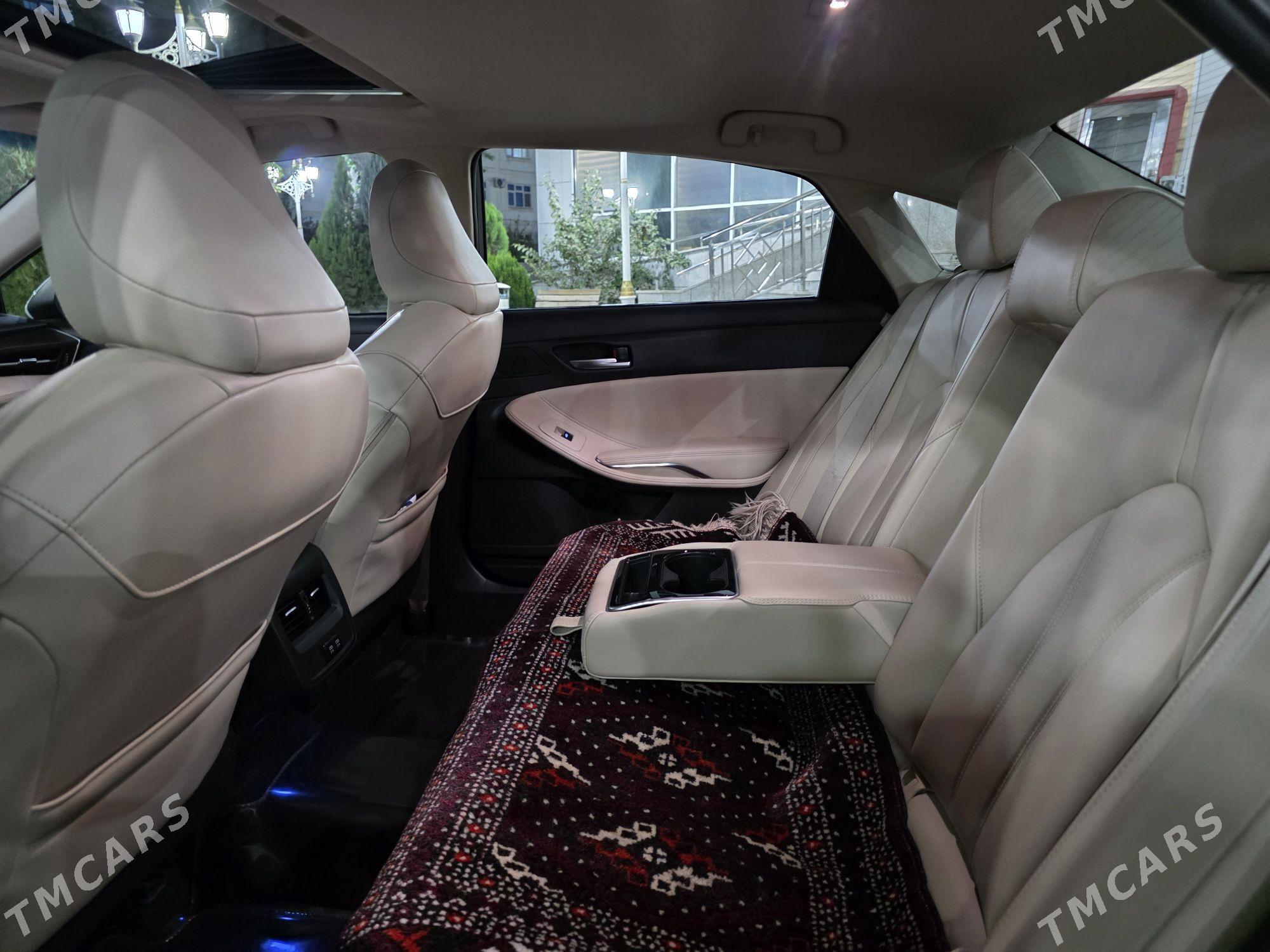 Toyota Avalon 2018 - 405 000 TMT - Büzmeýin - img 10