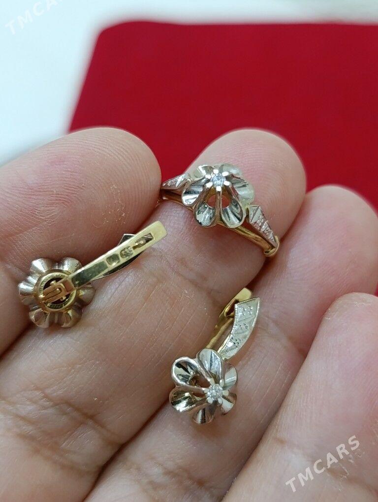 Gyzyl yerewan komplekt - Мир 4 - img 1