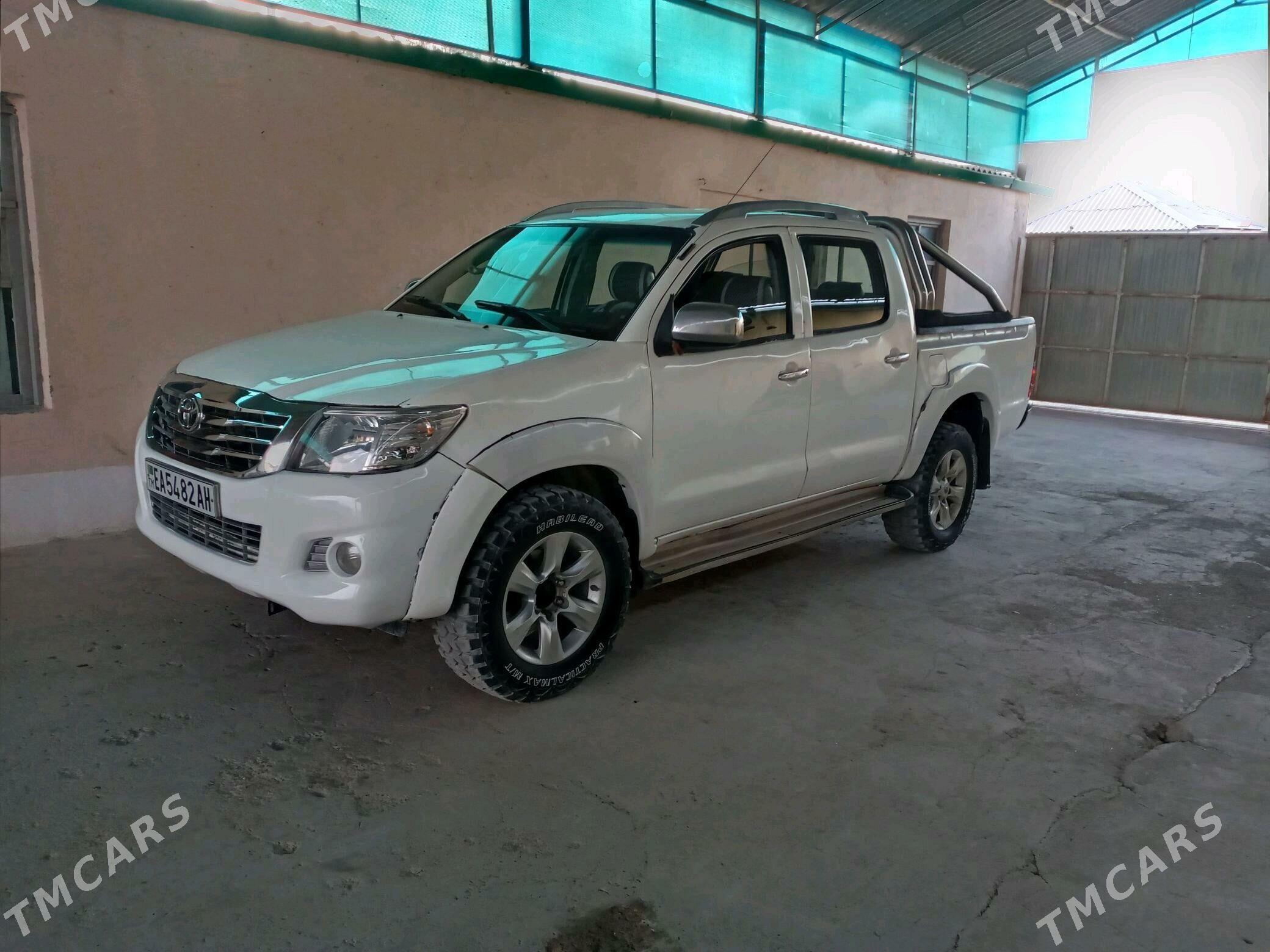 Toyota Hilux 2008 - 170 000 TMT - Aşgabat - img 4