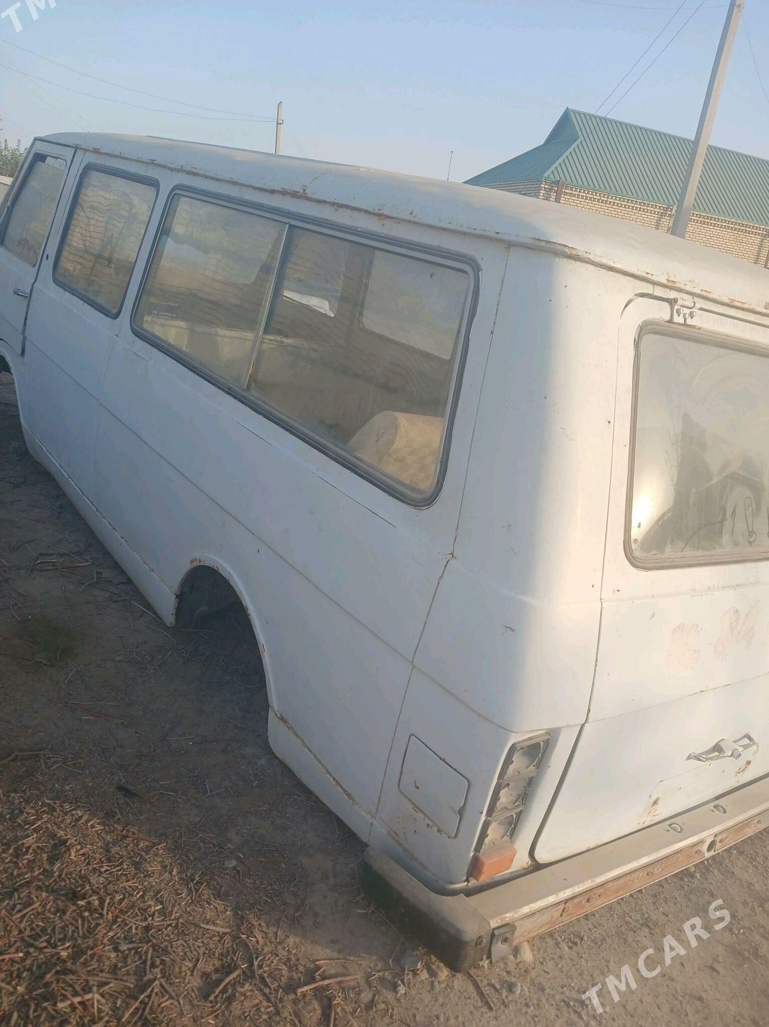 RAF 2203 1999 - 5 000 TMT - Bäherden - img 1