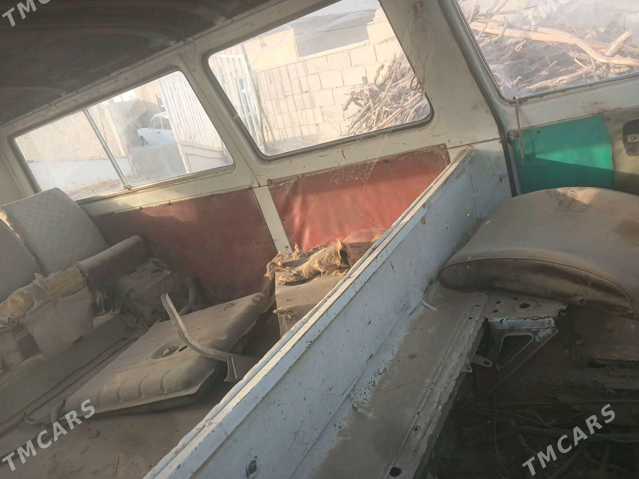 RAF 2203 1999 - 5 000 TMT - Bäherden - img 4