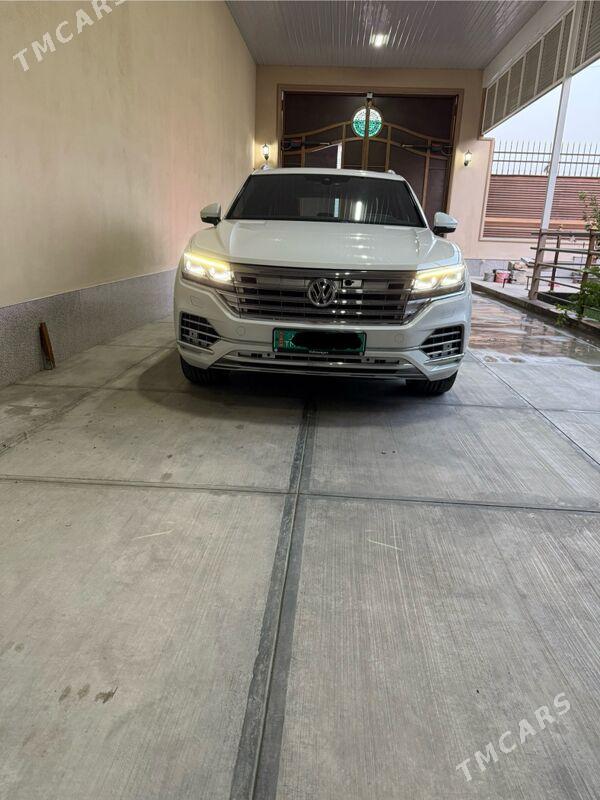 Volkswagen Touareg 2019 - 1 200 000 TMT - Aşgabat - img 2