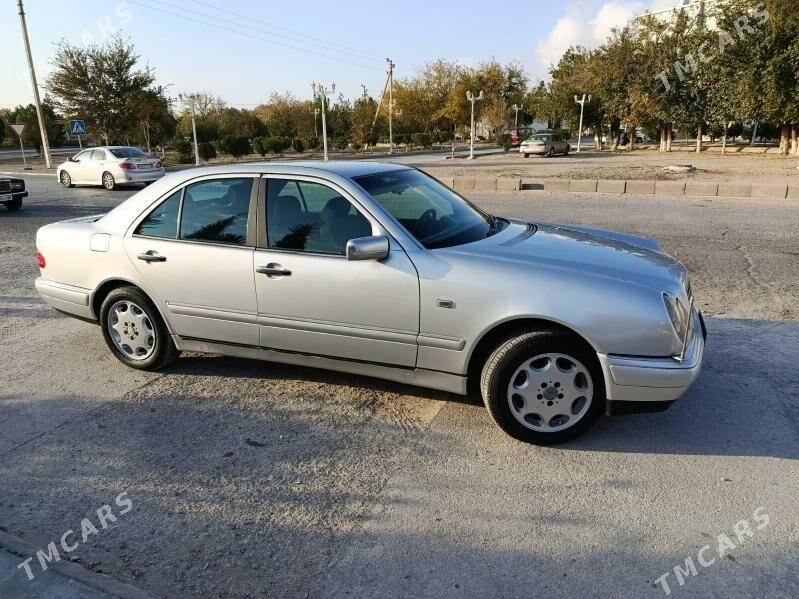 Mercedes-Benz E320 1996 - 98 000 TMT - Balkanabat - img 5