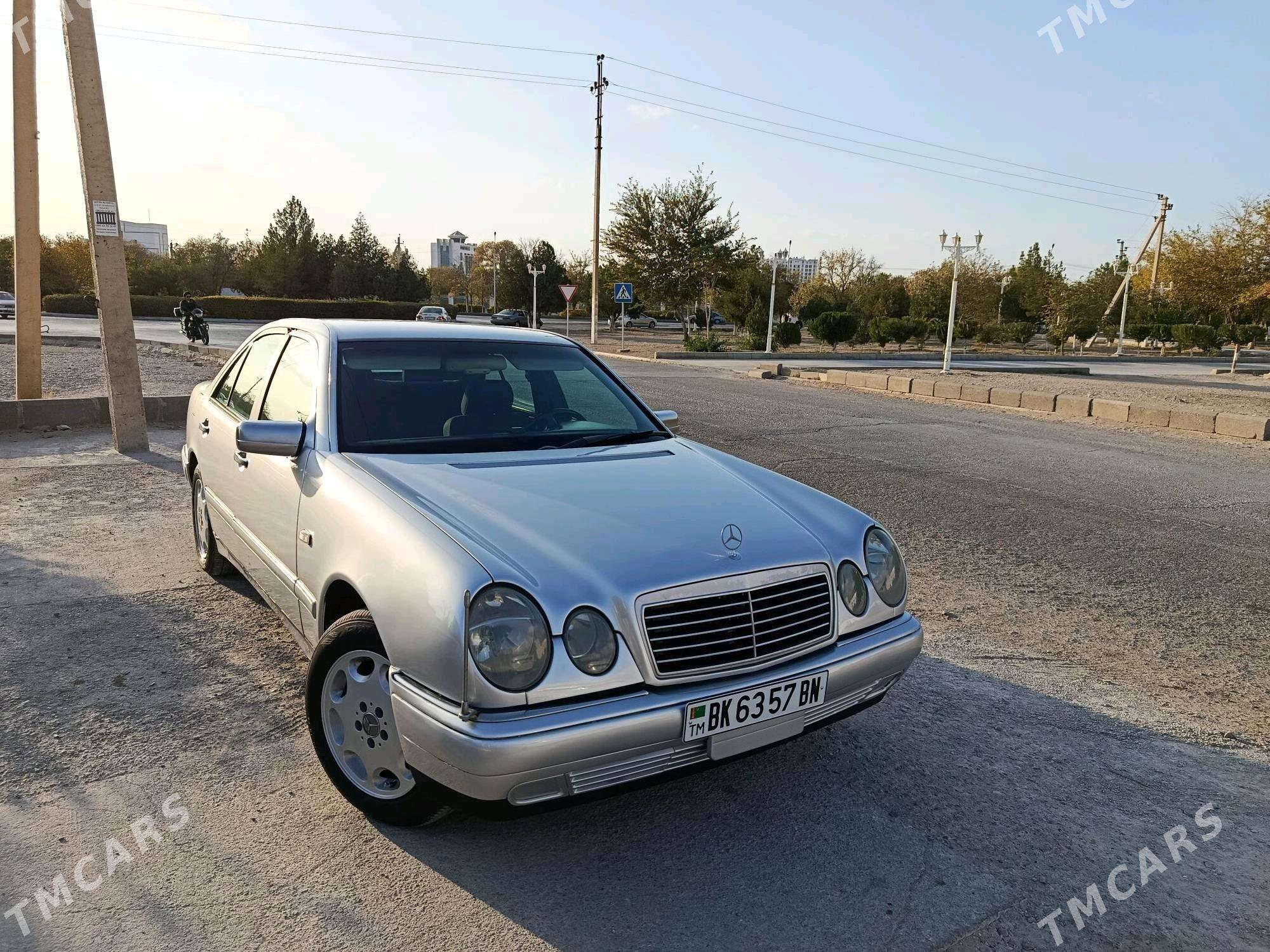 Mercedes-Benz E320 1996 - 98 000 TMT - Balkanabat - img 4