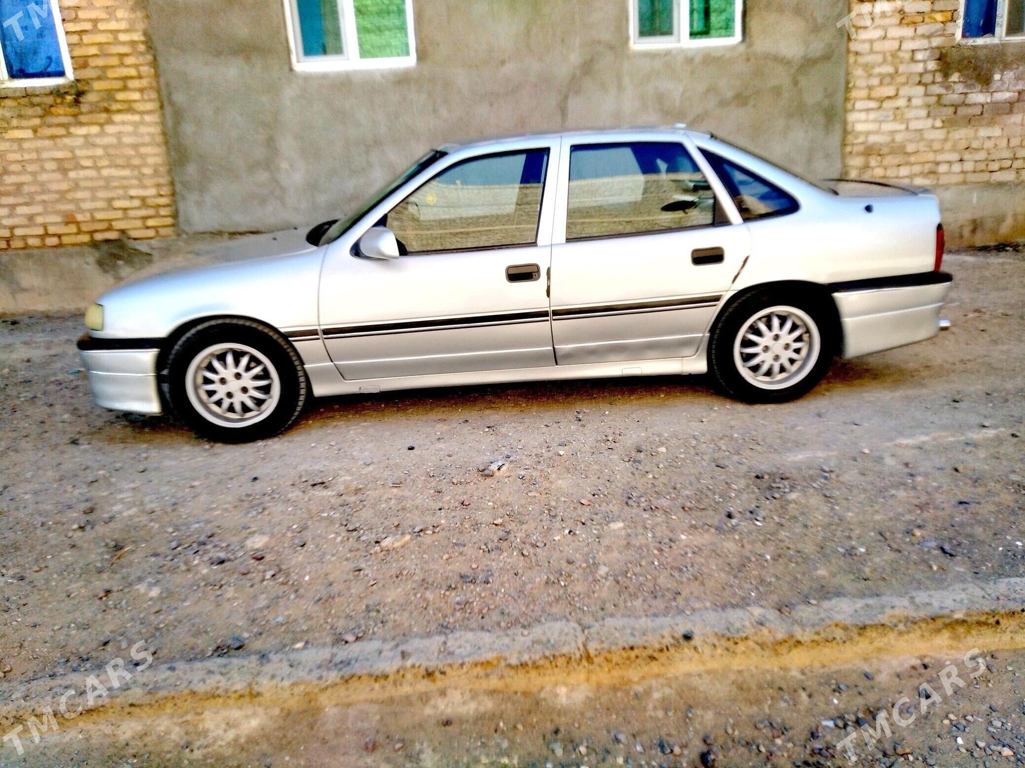 Opel Vectra 1989 - 35 000 TMT - Gazojak - img 2