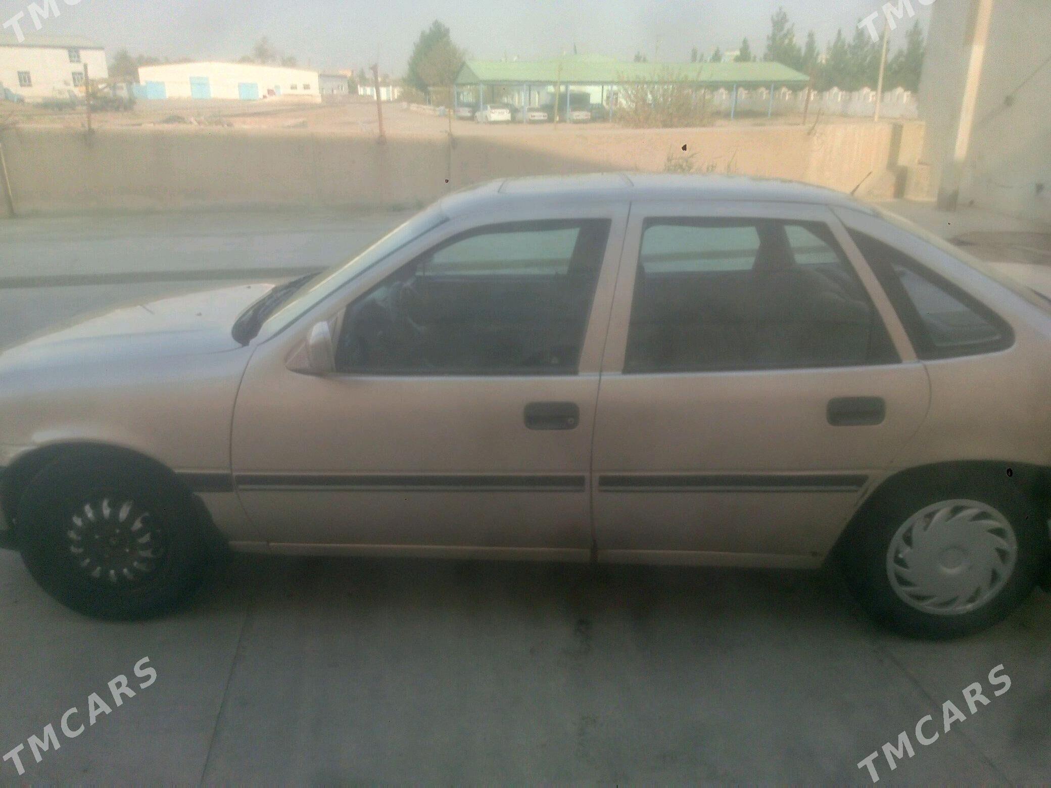Opel Vectra 1990 - 30 000 TMT - Мары - img 6