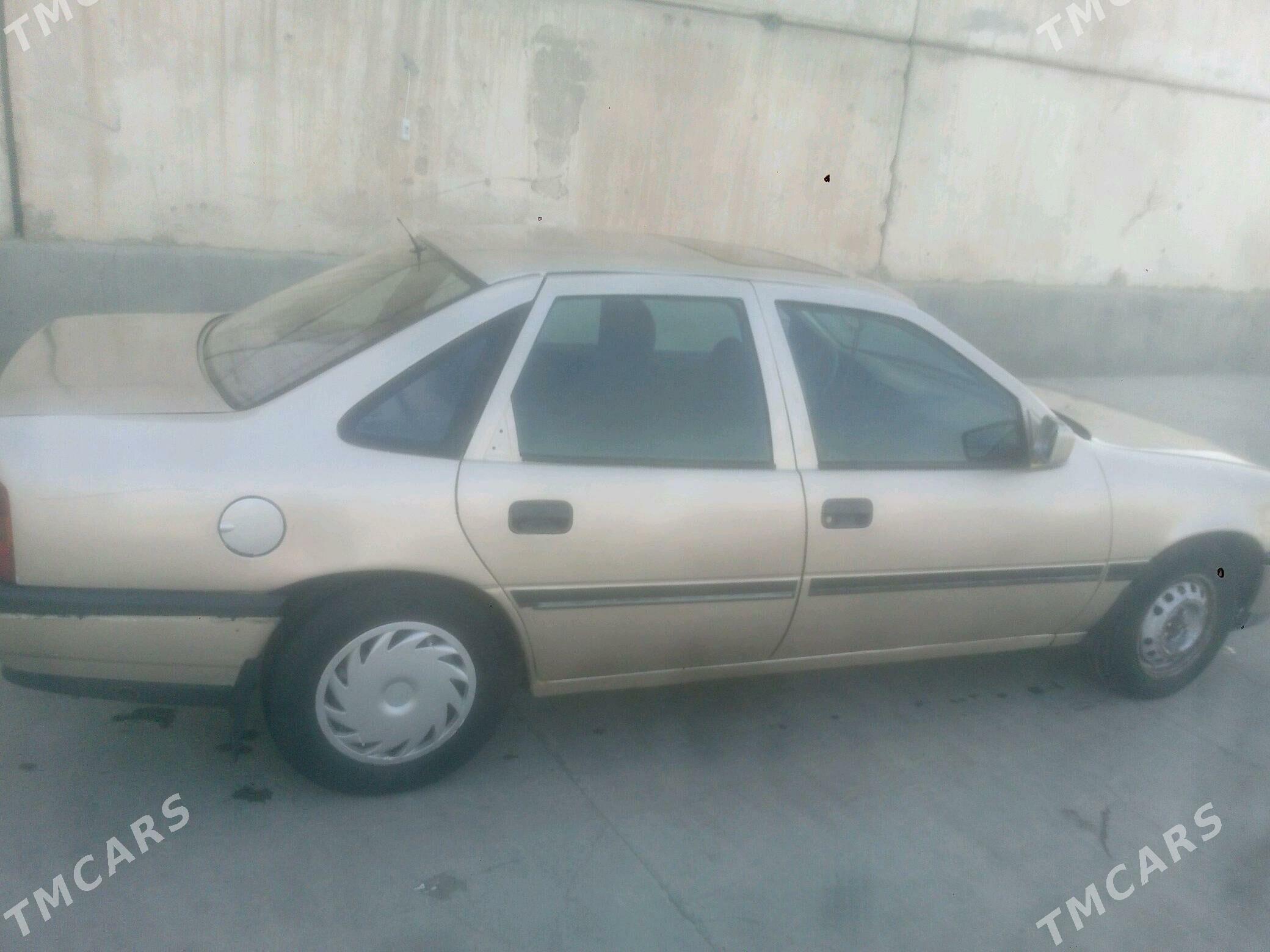 Opel Vectra 1990 - 30 000 TMT - Мары - img 3