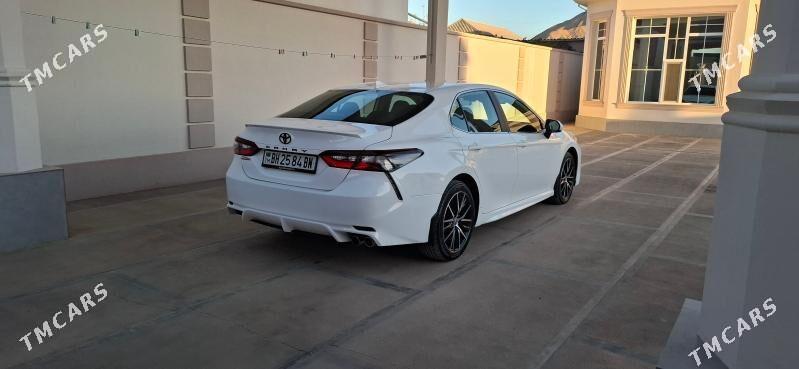 Toyota Camry 2021 - 320 000 TMT - Балканабат - img 4