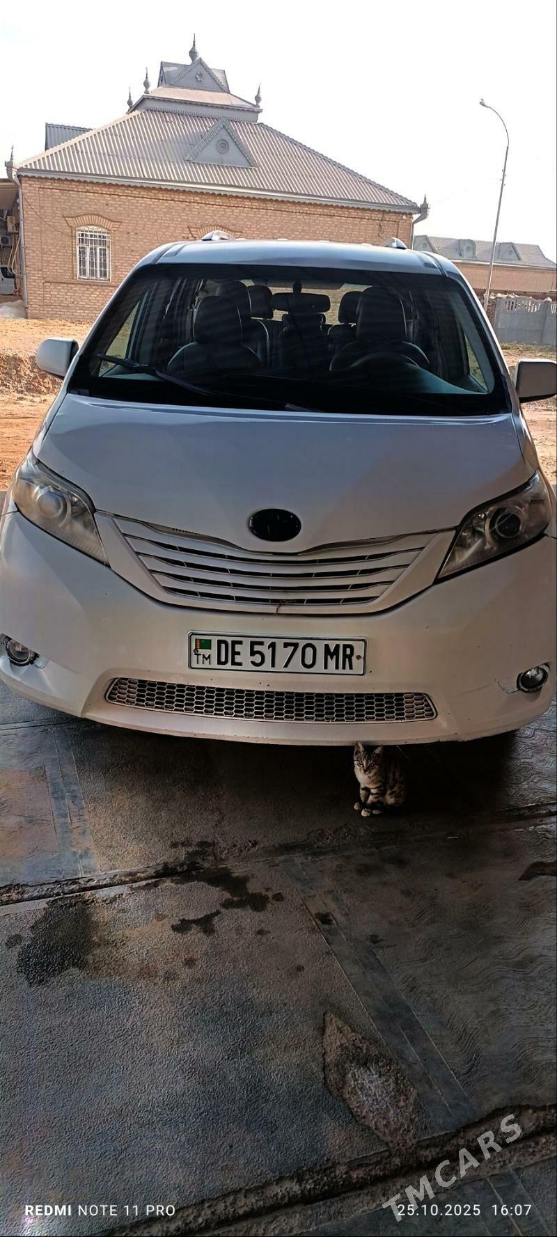 Toyota Sienna 2012 - 265 000 TMT - Мары - img 6