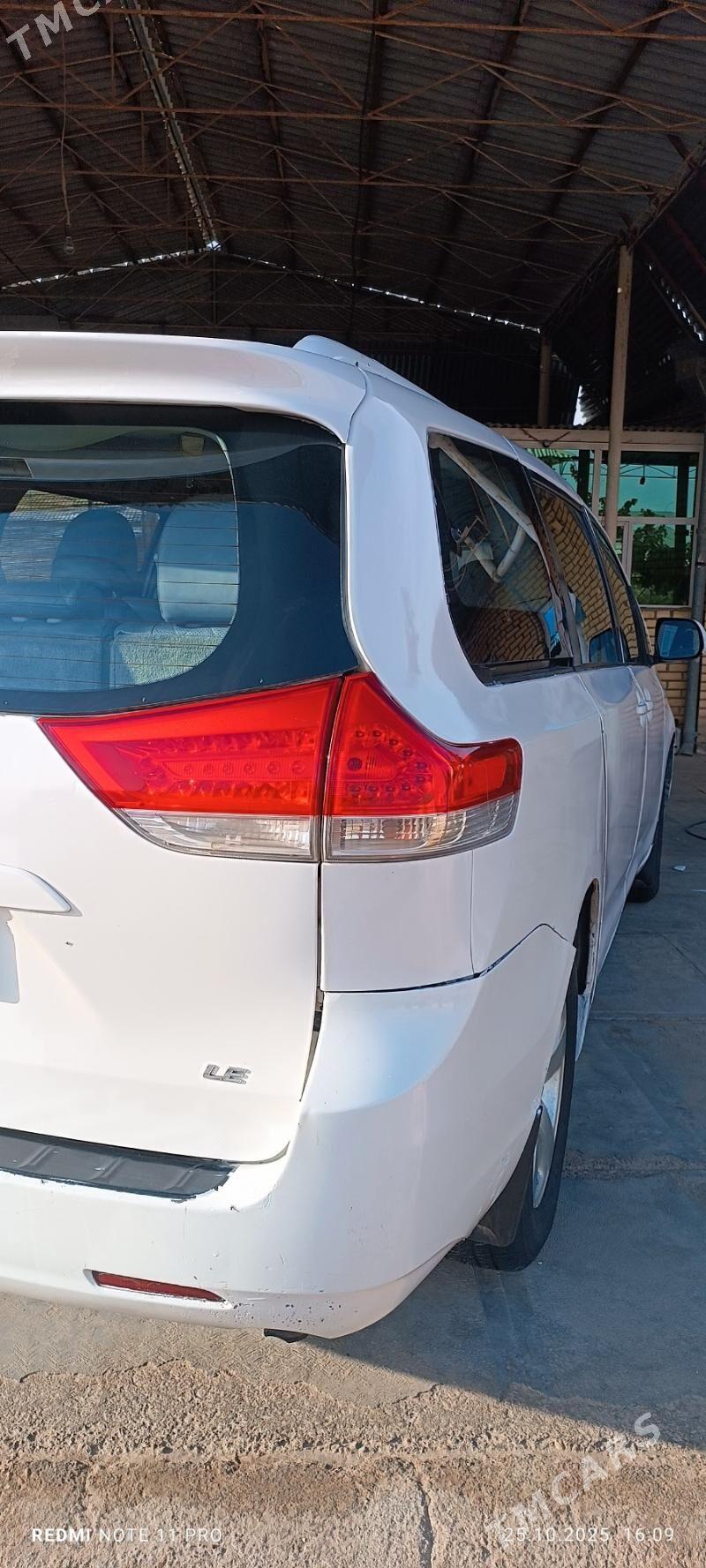 Toyota Sienna 2012 - 265 000 TMT - Мары - img 4