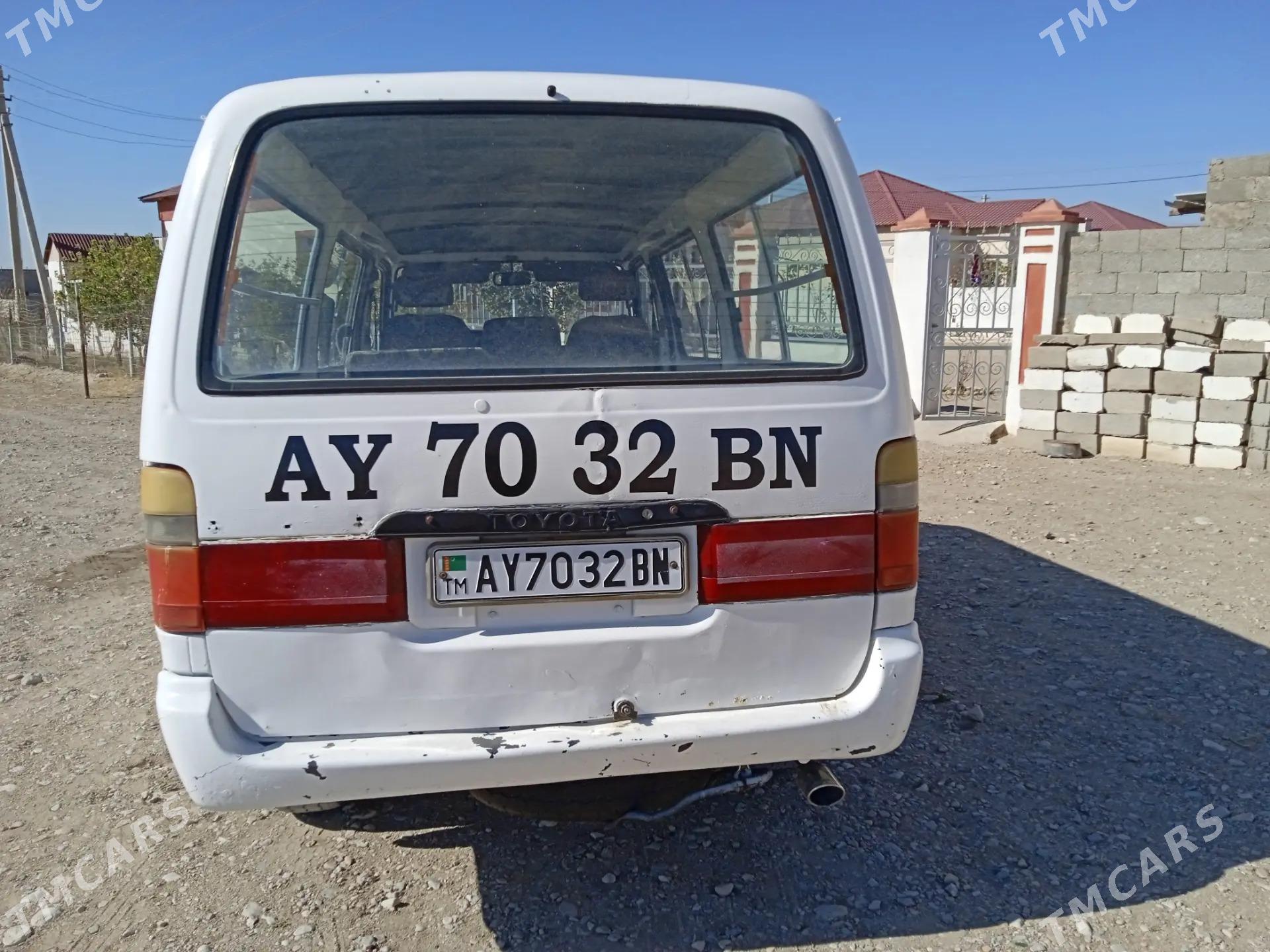 Toyota Hiace 1998 - 80 000 TMT - Balkanabat - img 3