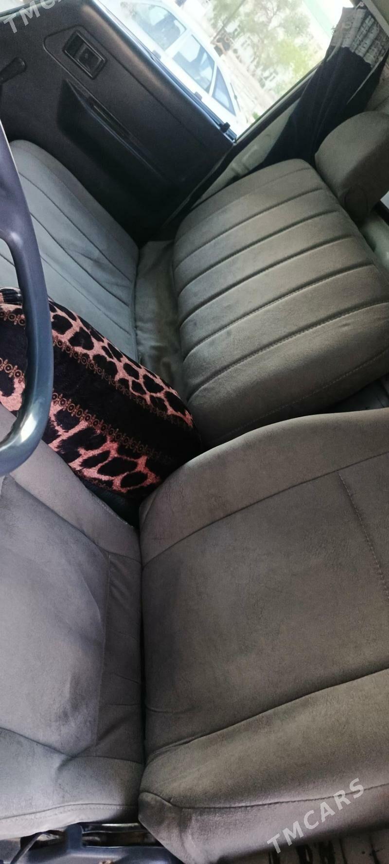 Mitsubishi Canter 2001 - 185 000 TMT - Балканабат - img 6