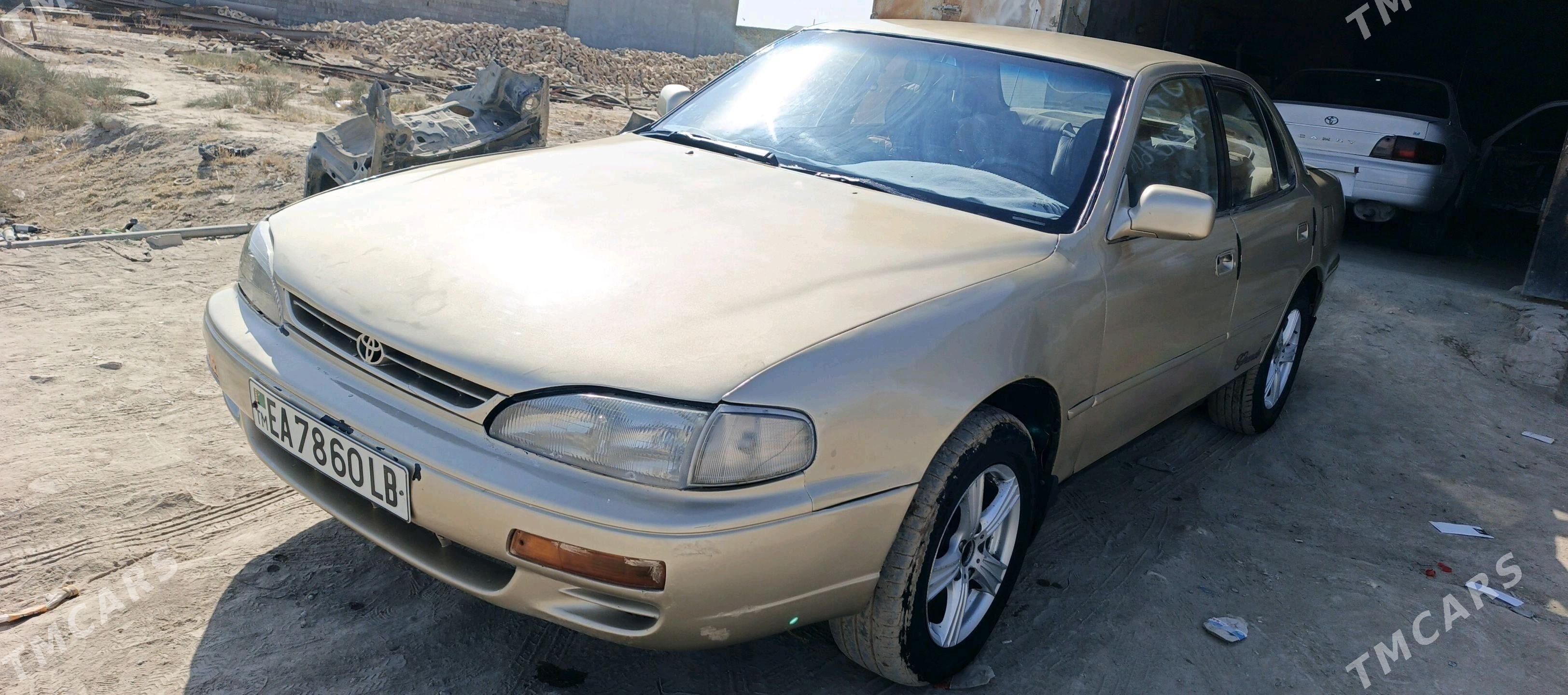 Toyota Camry 1995 - 65 000 TMT - Halaç - img 2