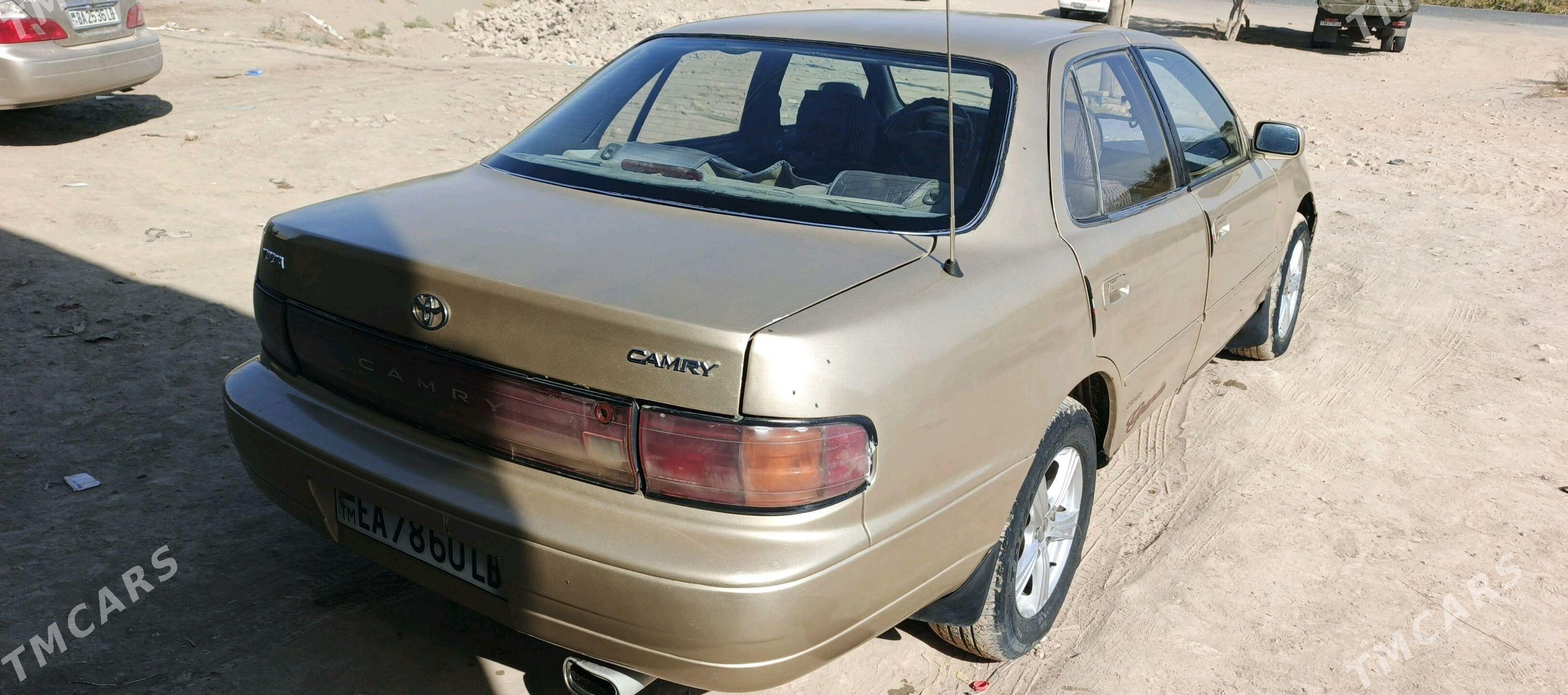 Toyota Camry 1995 - 65 000 TMT - Halaç - img 4