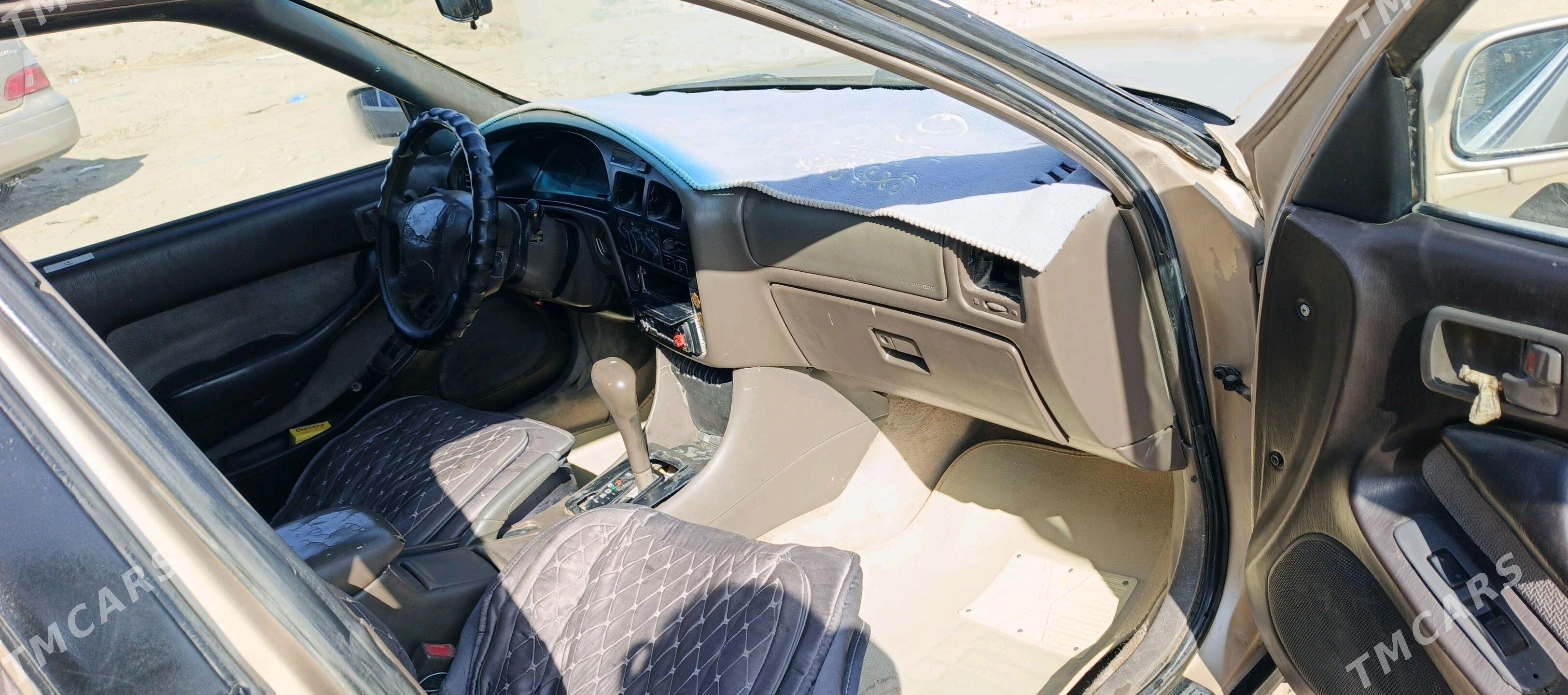 Toyota Camry 1995 - 65 000 TMT - Halaç - img 5