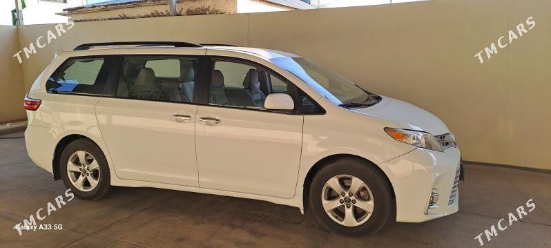 Toyota Sienna 2019 - 425 000 TMT - Ашхабад - img 2