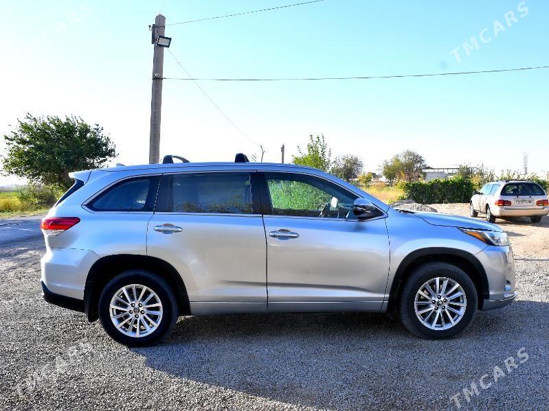 Toyota Highlander 2017 - 450 000 TMT - Мары - img 3