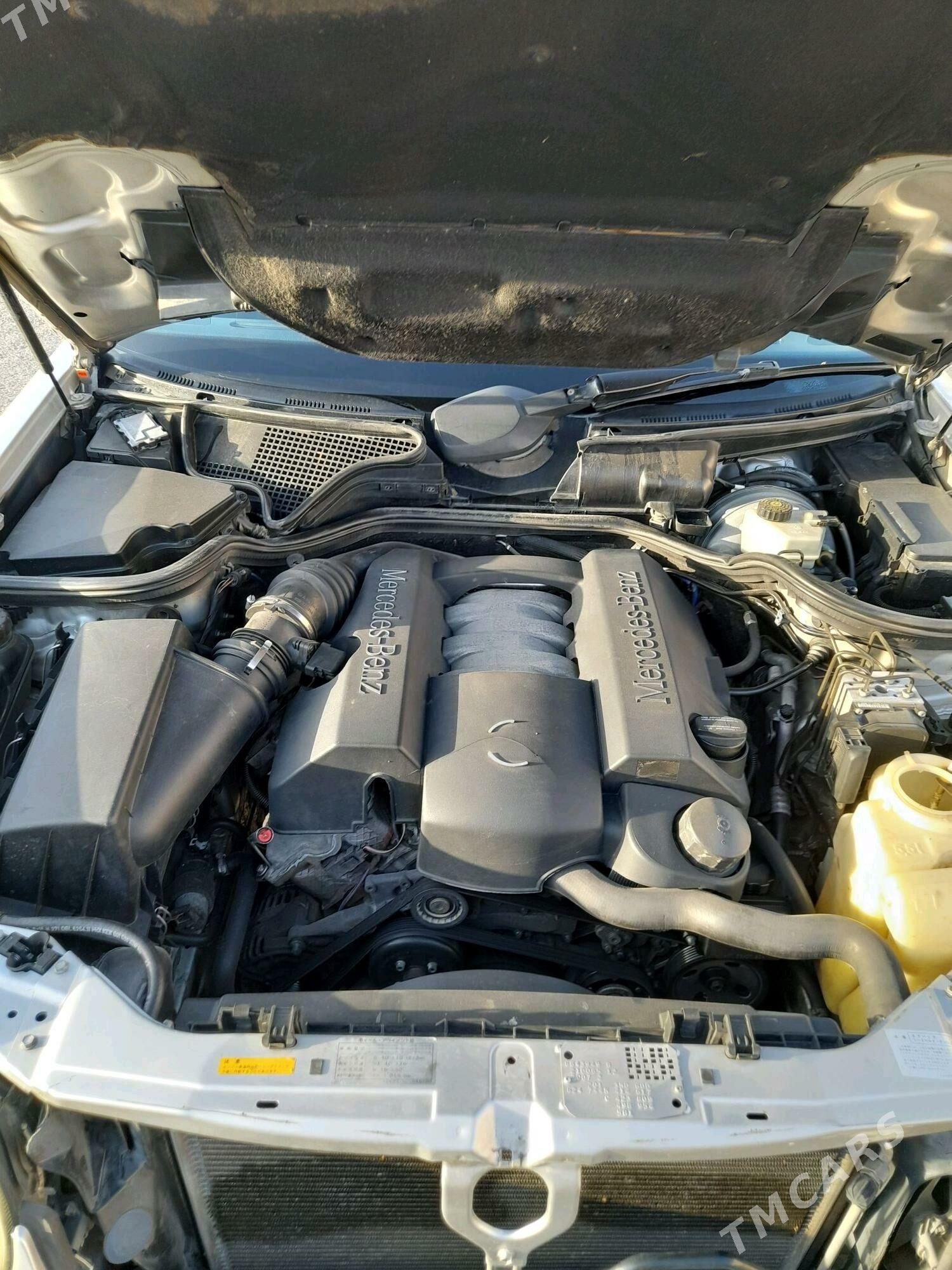 Mercedes-Benz E320 2000 - 130 000 TMT - Gyzylarbat - img 5