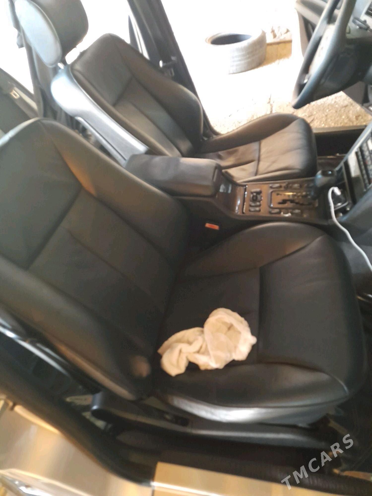 Mercedes-Benz E320 2000 - 130 000 TMT - Gyzylarbat - img 6