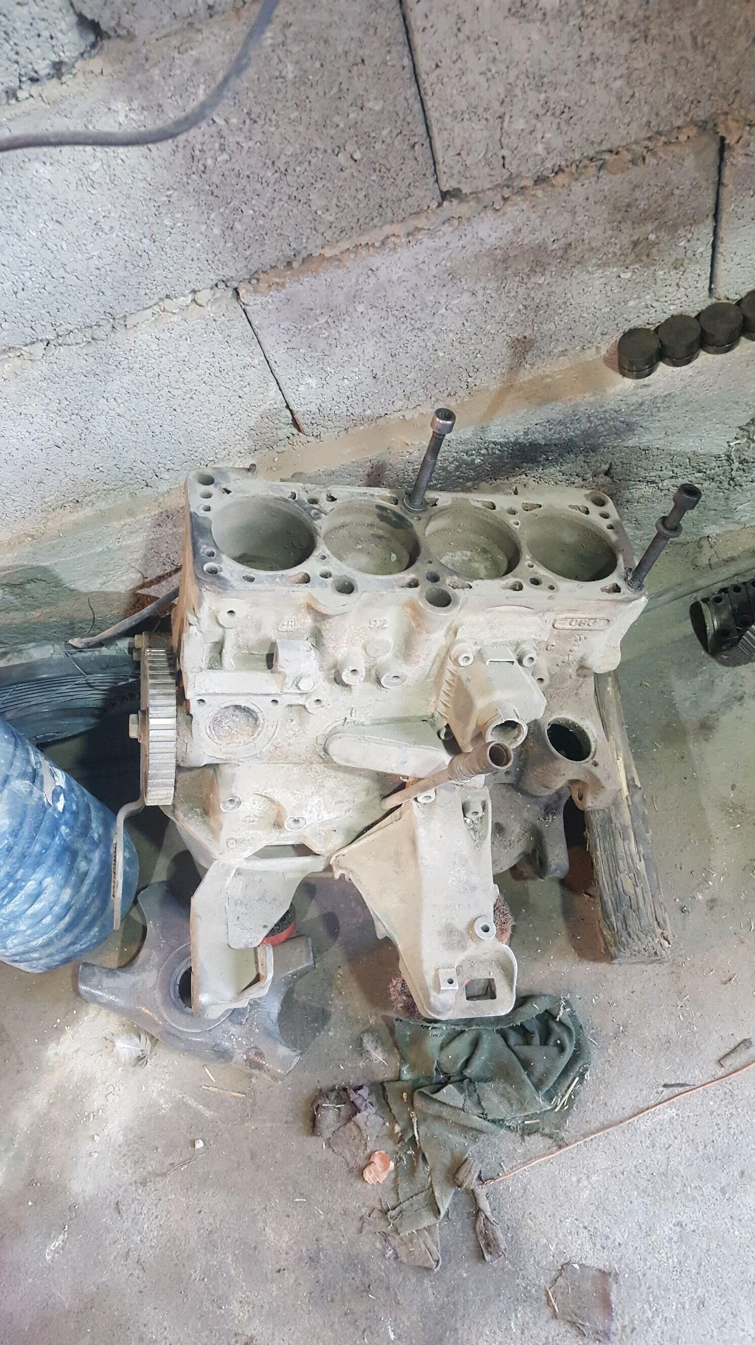 foluswagen 18 mator 1 000 TMT - Бахарден - img 1