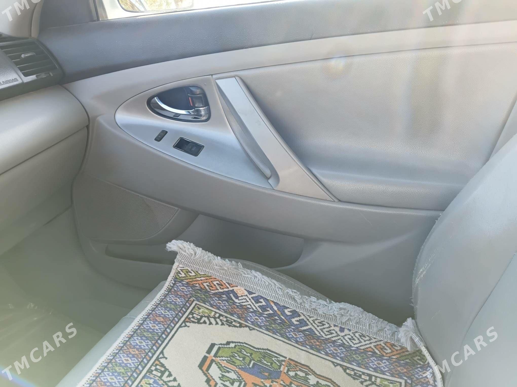 Toyota Camry 2011 - 230 000 TMT - Байрамали - img 6