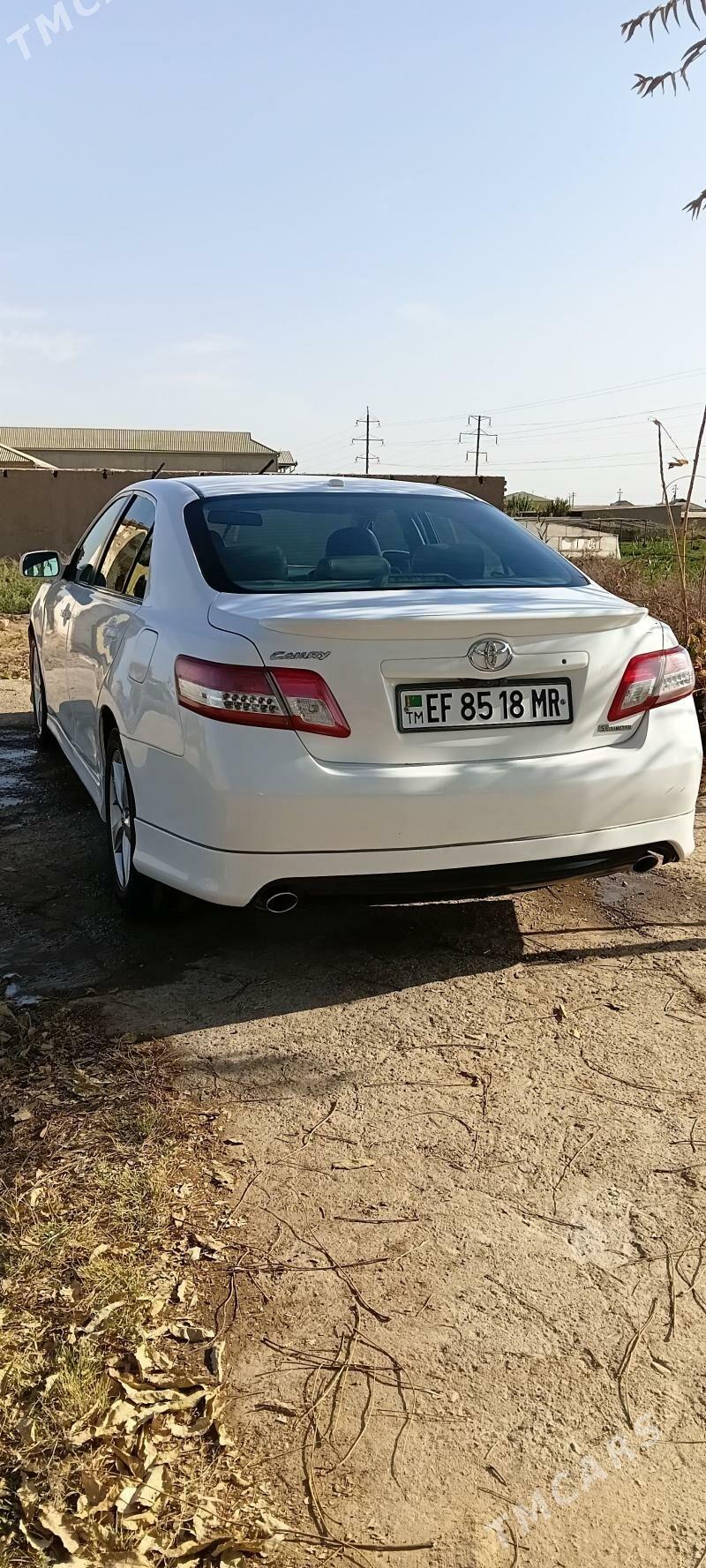 Toyota Camry 2011 - 230 000 TMT - Байрамали - img 2