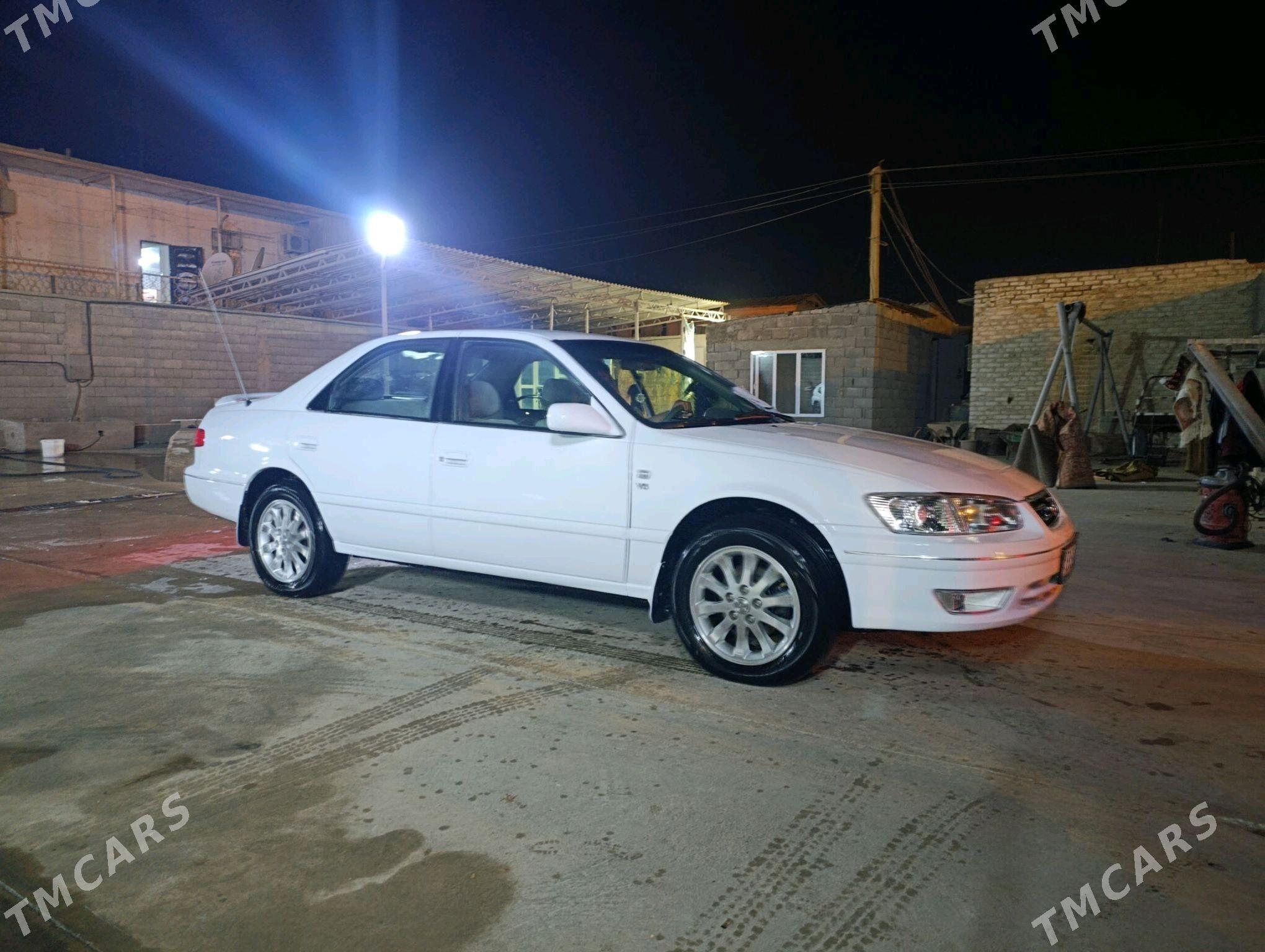 Toyota Camry 2000 - 150 000 TMT - Теджен - img 2