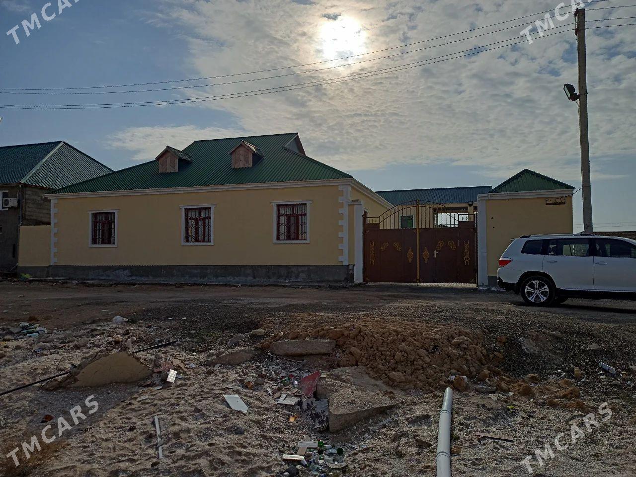 Gulmayak Jay - Туркменбаши - img 3