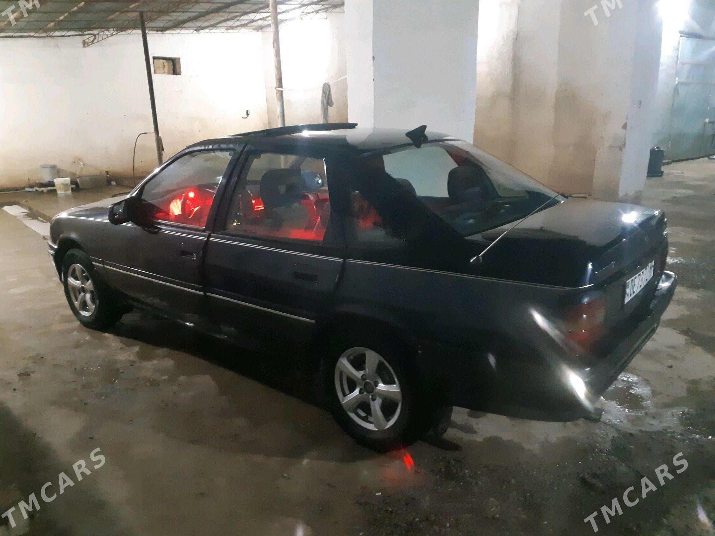 Opel Vectra 1990 - 30 000 TMT - Ýolöten - img 1