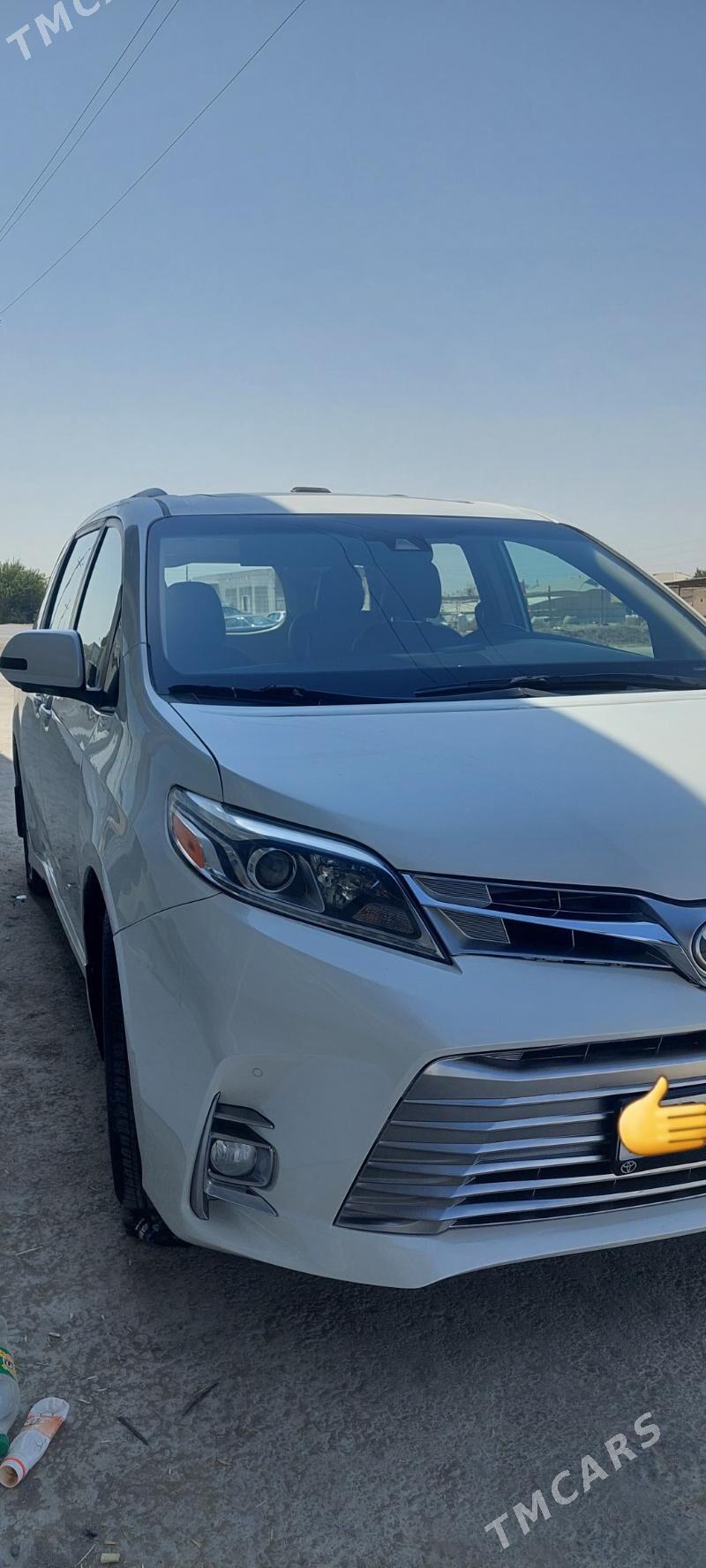 Toyota Sienna 2019 - 480 000 TMT - Туркменабат - img 4