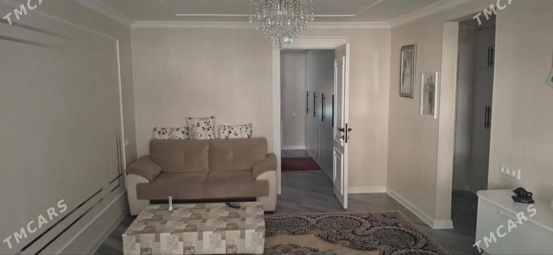 30 мкр 2 ух комнатная квартира - 30 мкр - img 1