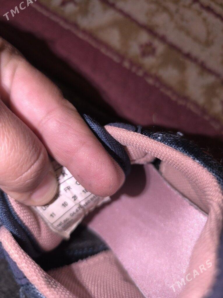 красовки - Sowetskiý köç. (Garaşsyzlyk şaýoly) - img 2