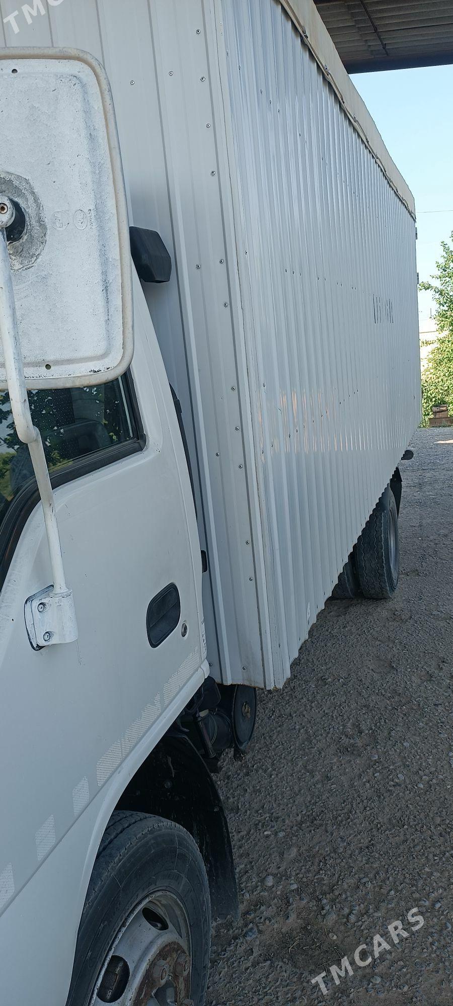 Isuzu Forward 2005 - 300 000 TMT - Байрамали - img 1