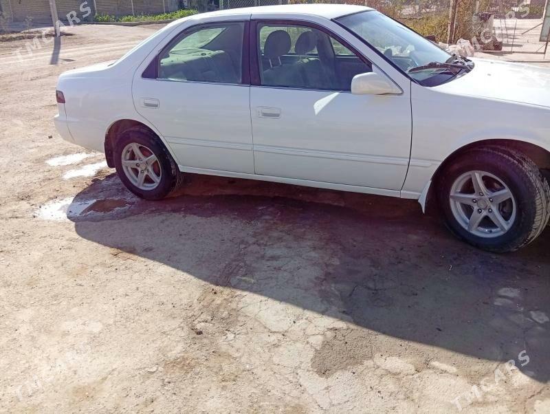 Toyota Camry 1998 - 132 000 TMT - Дашогуз - img 3