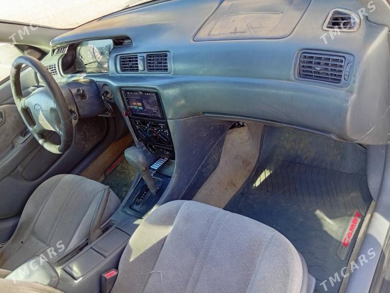 Toyota Camry 1998 - 132 000 TMT - Дашогуз - img 8