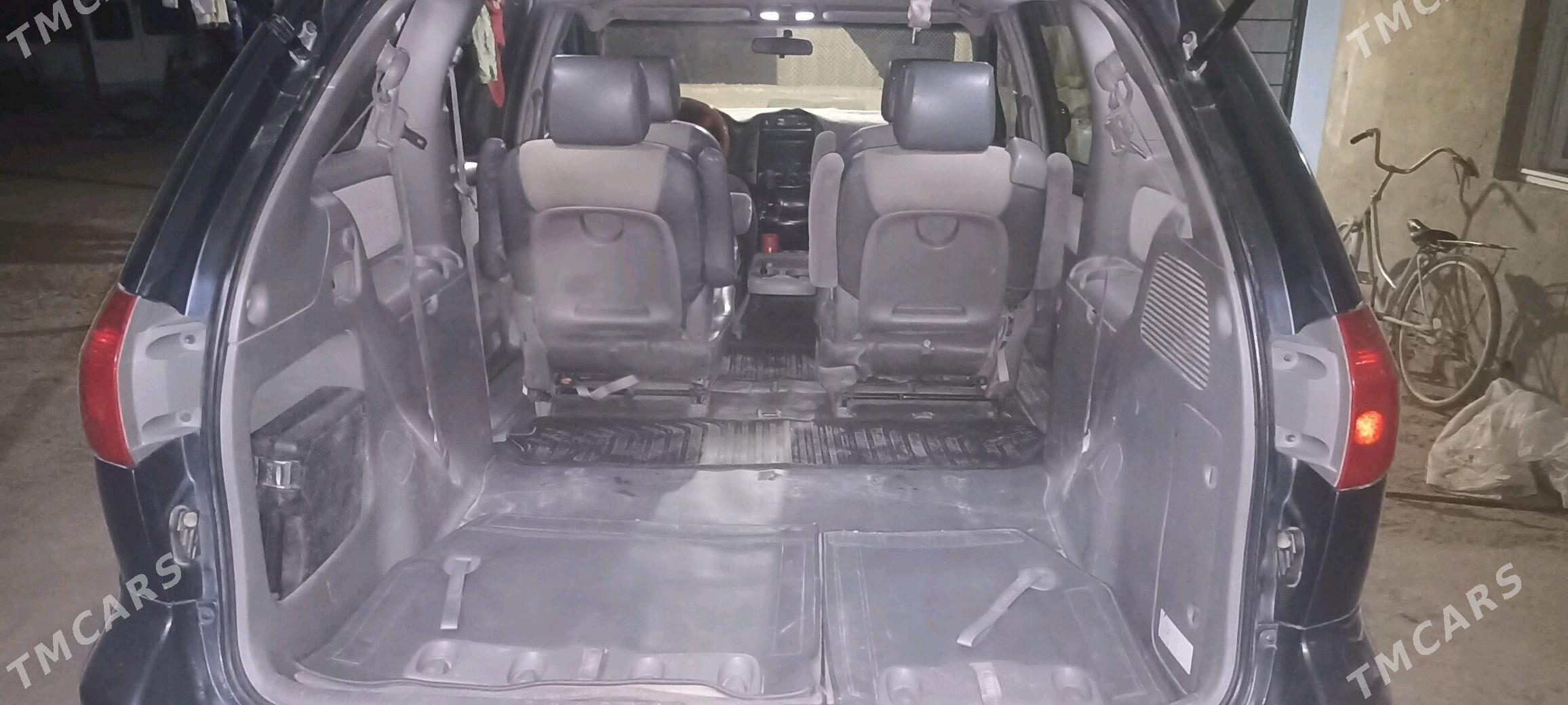 Toyota Sienna 2006 - 250 000 TMT - Murgap - img 4