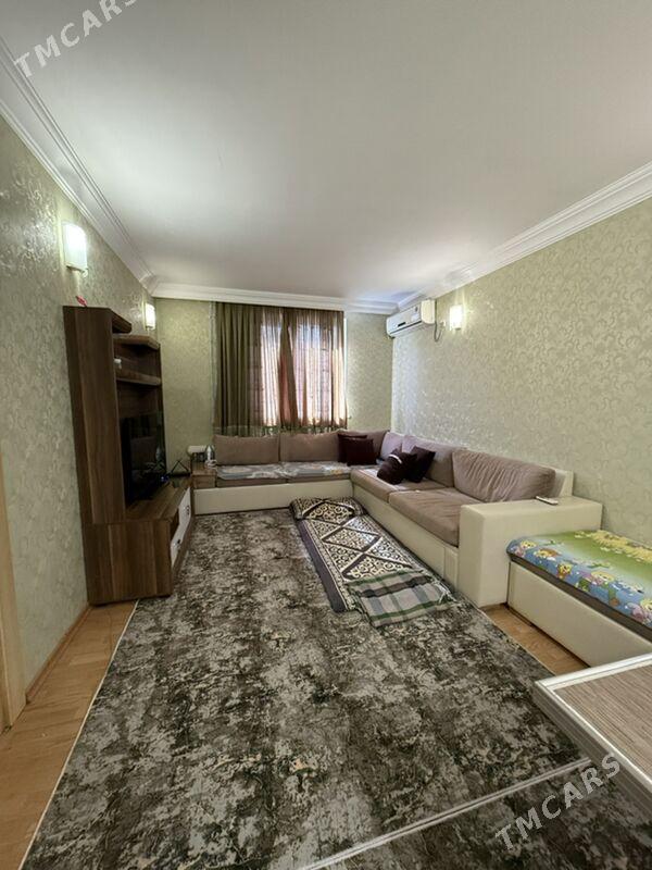 30 мкр 2 ком 2 этаж - 30 мкр - img 1