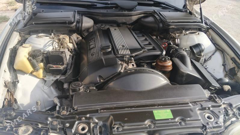 BMW E39 2000 - 115 000 TMT - Балканабат - img 4