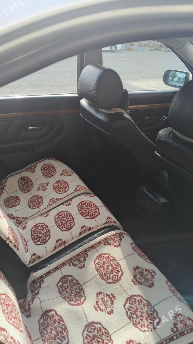 BMW E39 2000 - 115 000 TMT - Балканабат - img 6