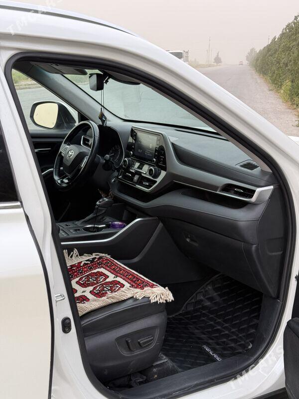 Toyota Highlander 2021 - 475 000 TMT - Бузмеин - img 9