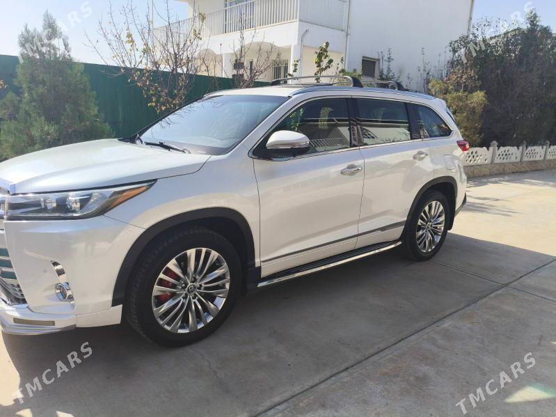 Toyota Highlander 2018 - 480 000 TMT - Ашхабад - img 8