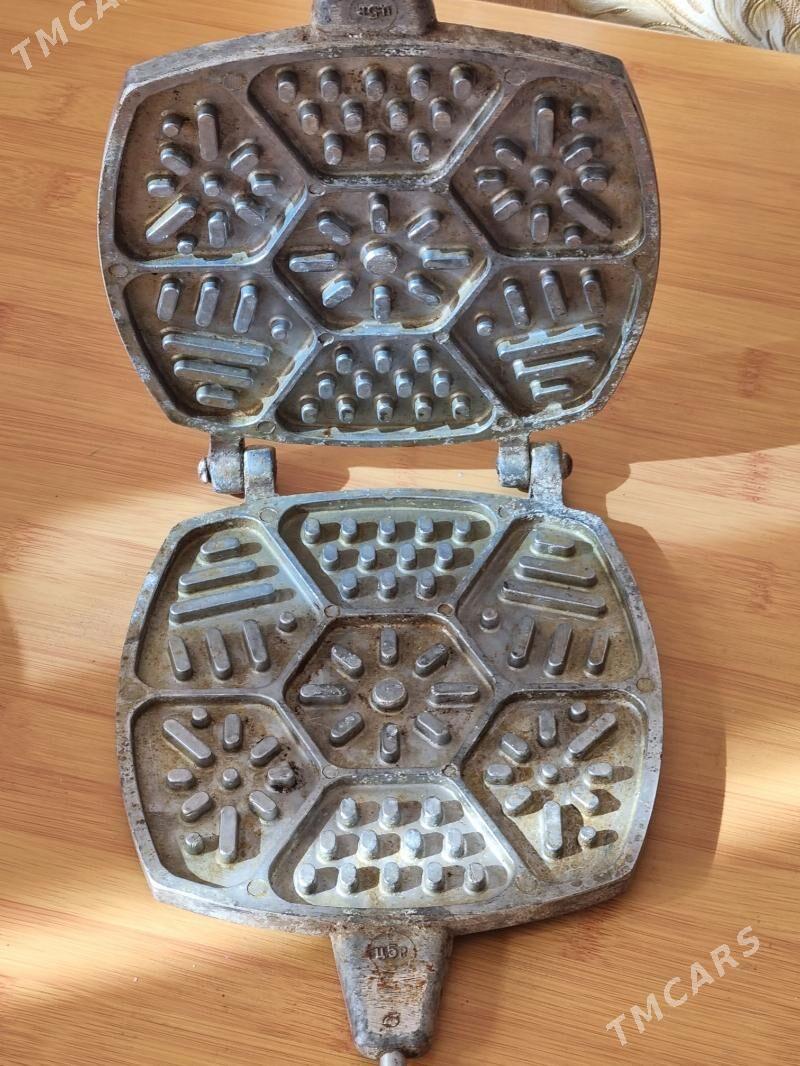 ОРЕШНИЦА ПЕЛЬМЕННИЦА РОССИЙСКА - Parahat 2 - img 1